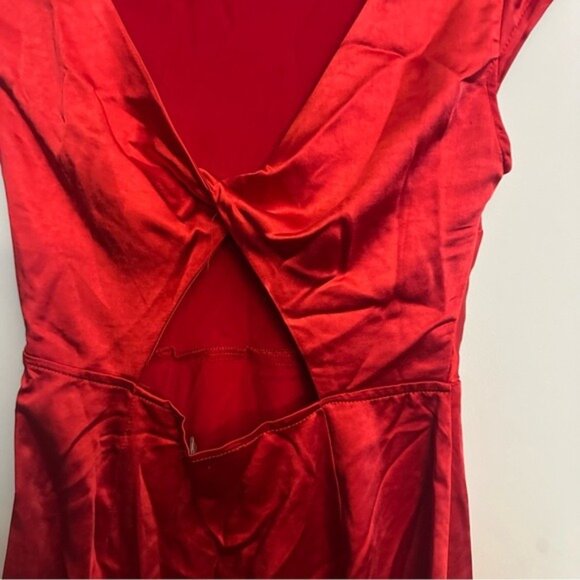 Hello Molly Red Satin Twist Cutout Back Mini Dress Size Medium (6) - Picture 8 of 15